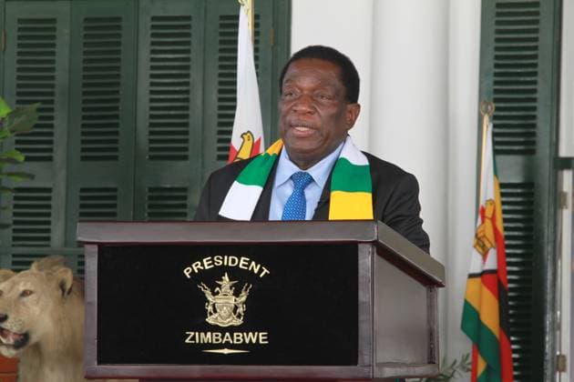 News Themen der Woche KW34 News Bilder des Tages Simbabwe, Präsident Emmerson Mnangagwa Pressekonferenz in Harare (230827) -- HARARE, Aug. 27, 2023 -- Zimbabwean President Emmerson Mnangagwa addresses the media at State House in Harare, Zimbabwe, on Aug. 27, 2023. Zimbabwean President Emmerson Mnangagwa has been re-elected for a second five-year term, after garnering 52.6 percent of the total votes cast in the Aug. 23-24 elections, the Zimbabwe Electoral Commission (ZEC) announced on Saturday. (Photo by Xinhua) ZIMBABWE-HARARE-ELECTIONS-MNANGAGWA-RE-ELECTION TafaraxMugwara 
