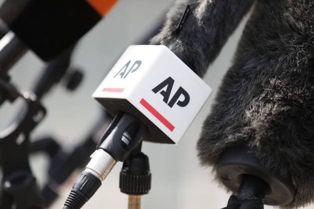 Berlin, Germany, 23 08 2023 Microphone the US News agency Associated Press Ap at a Press conference before the Federal Chancellery Copyright: xdtsxNachrichtenagenturx dts_21234