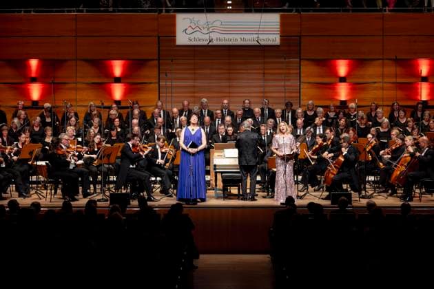 Hilary Summers alto and Carolyn Sampson soprano Final concert Handels Messiah , K189, Schleswig Holstein Music Festival, 27 08 23 Lübeck Schleswig Holstein Germany Copyright: xAgentur54Gradx xFelixxKoenigx