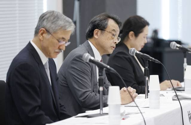 Johnny s talent agency probe Makoto Hayashi (C), chair of an external investigative team set up by Johnny &amp; Associates Inc., speaks at a press conference in Tokyo on Aug. 29, 2023, over the findings of its probe into sexual abuse allegations against the major Japanese talent agency s late founder Johnny Kitagawa.  A14AA0001809737P