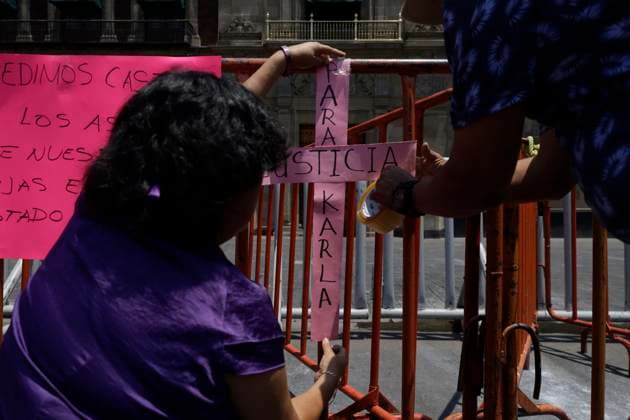 Mothers And Relatives Of Femicide Victims Demand Justice Outside The National Palace In Mexico City Mothers and relatives of Karla Yesenia and Paola Yazmin, victims of femicide, place a paper cross on metal fences to demand justice outside the National Palace in Mexico City. In the case of Karla Velasco, her relatives continue to demand justice after that July 4, 2018 in the Francisco I. Madero neighborhood of Tuxtla Gutierrez, Chiapas, who was violently murdered by her colleagues in the workplace of she. On the other hand, Paola Yazmin was found dead in a cistern at the David Gomez Federal Elementary School in Chiapas on December 8, 2022, when the students were in class. Eight months after the tragic event, the family has still not f Copyright: xGerardoxVieyrax originalFilename: vieyra-notitle230829_npalG.jpg