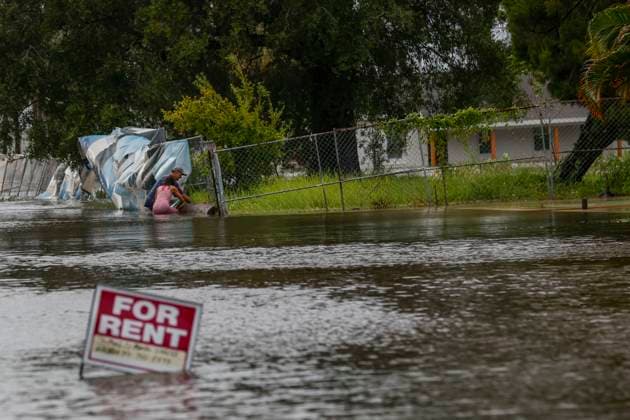 News Themen der Woche KW35 News Bilder des Tages August 30, 2023, Tampa, Florida, USA: Flooding seen at Palmetto Beach in Tampa as Hurricane Idalia approaches the Big Bend region on Wednesday, August 30, 2023. Tampa USA - ZUMAs70_ 20230830_zan_s70_023 Copyright: xIvyxCeballox