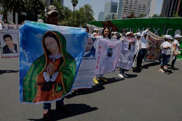 Mexiko, Internationaler Tag der Verschwundenen in Mexiko-Stadt International Day Of The Victims Of Enforced Disappearance In Mexico Mothers, fathers and relatives of victims of enforced disappearance demonstrate at the Glorieta de las Personas Desaparecidas in Mexico City to demand justice on the occasion of the International Day of the Victims of Enforced Disappearance. Mexico City Mexico City Mexico  Copyright: xGerardoxVieyrax originalFilename: vieyra-notitle230830_npLXY.jpg