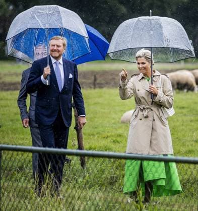 Bilder des Jahres 2023, Entertainment 08 August Entertainment Themen der Woche KW35 Entertainment Bilder des Tages NIJKERK - King Willem-Alexander and Queen Maxima start their regional visit to the Gelderse Vallei. The royal couple will visit five municipalities in the province of Gelderland. The visit is dedicated to the transformations that the region is undergoing. ANP REMKO DE WAAL netherlands out - belgium out  Copyright: xx x476809528x originalFilename: 476809528.jpg