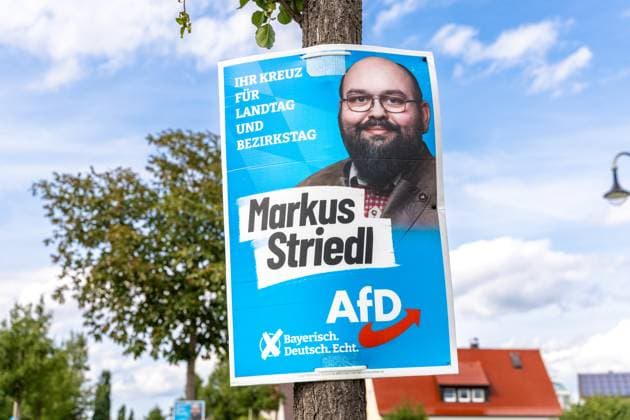 Stettenhofen, Bavaria, Germany - 31 August 2023: An election poster for the state election in Bavaria hangs on the street in a village. The party AfD Alternative for Germany with the candidate Markus Striedl. Election campaign in Bavaria *** Ein Wahlplakat zur Landtagswahl in Bayern hängt an der Straße in einem Dorf. Die Partei AfD Alternative für Deutschland mit dem Kandidat Markus Striedl. Wahlkapf in Bayern