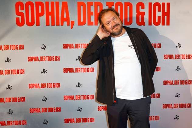 Bilder des Jahres 2023, Entertainment 08 August Entertainment Themen der Woche KW35 Entertainment Bilder des Tages Charly Hübner bei der Premiere des Kinofilms Sophia, der Tod und ich in der Lichtburg. Essen, 31.08.2023 *** Charly Hübner at the premiere of the feature film Sophia, Death and Me at the Lichtburg Essen, 31 08 2023 Foto:xT.xSchröerx xFuturexImagex sophia_3884