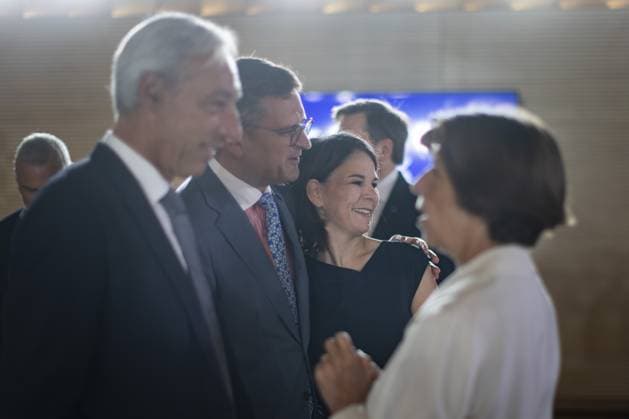 News Themen der Woche KW35 News Bilder des Tages Dmytro Kuleba, Aussenminister der Ukraine, und Annalena Baerbock (Buendnis 90 Die Gruenen), Bundesaussenministerin, aufgenommen im Rahmen des Gymnich-Treffens in Toledo, 31.08.2023. Toledo Spanien *** Dmytro Kuleba, Minister of Foreign Affairs of Ukraine, and Annalena Baerbock Buendnis 90 Die Gruenen , German Foreign Minister, photographed at the Gymnich Meeting in Toledo, 31 08 2023 Toledo Spain Copyright: xKiraxHofmannx