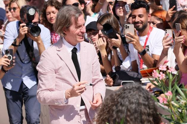 Venice - Premio Cartier Glory To The Filmaker Award Ceremony Director Wes Anderson arrives to Palazzo del Cinema to attending award ceremony of Premio Cartier Glory to the Filmaker 2023 at the 80th Venice International Film Festival on September 01, 2023 in Venice, Italy. Photo by Marco Piovanotto ABACAPRESS:COM Venice Italy  Copyright: xPiovanottoxMarco ABACAx 865934_026 PiovanottoxMarco ABACAx 865934_026