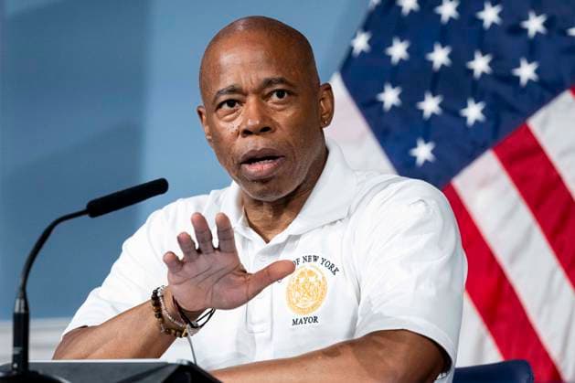 News Bilder des Tages September 1, 2023, New York City, New York, United States: New York City Mayor ERIC ADAMS (D) speaking about public safety in New York City at a press briefing at City Hall in New York City. New York City United States - ZUMAb161 20230901_aap_b161_021 Copyright: xMichaelxBrochsteinx