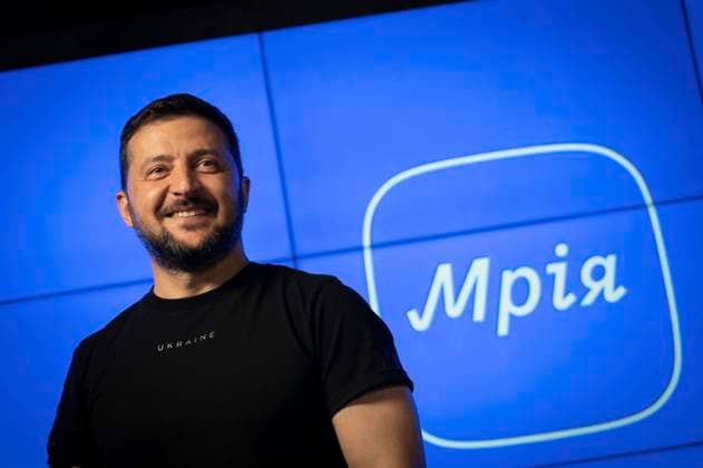 Bilder des Jahres 2023, News 09 September News Themen der Woche KW35 News Bilder des Tages September 1, 2023, Kyiv, Kiev Oblast, Ukraine: Ukrainian President Volodymyr Zelenskyy smiles during a presentation on a new digital educational project for Ukrainian school children called Mriia on the Day of Knowledge, September 1 2023 in Kyiv, Ukraine. Kyiv Ukraine - ZUMAp138 20230901_zaa_p138_011 Copyright: xUkrainexPresidency UkrainianxPrex