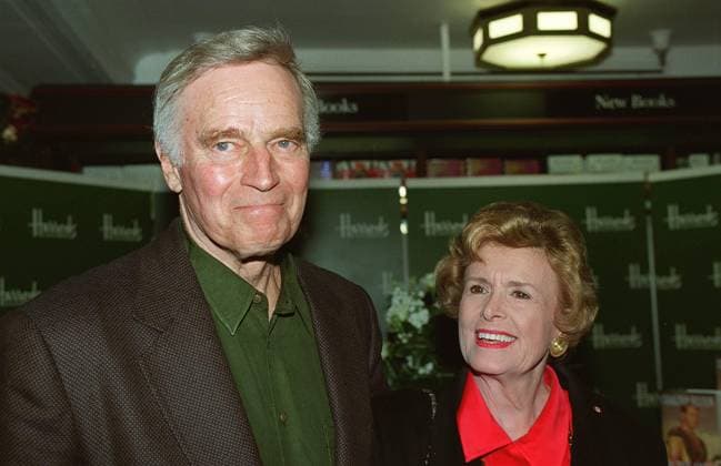 CHARLTON HESTON American Actor Pictured at the launch of his autobiography In The Arena With his wife LYDIA COMPULSORY CREDIT: UPPA Photoshot Photo UGL 010635 A-04 13.11.1995 CHARLTON HESTON American Actor Pictured at the launch of his autobiography In The Arena With his wife LYDIA COMPULSORY CREDIT: Starstock Photoshot Photo UGL 010635 A-04 13.11.1995, Credit:Photoshot Avalon United Kingdom  Copyright: xPhotoshotx xAvalonx 0502477730