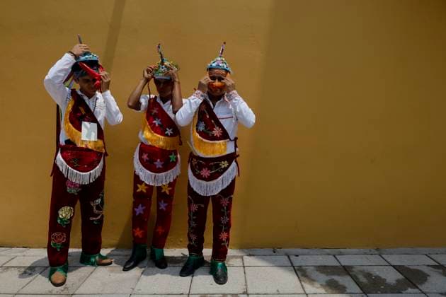 Ritual Ceremony Of Voladores Of Mexico A group of dancers at the Los Pinos Cultural Complex in Mexico City, as part of the 8th National Meeting of the Ritual Ceremony of Voladores, with the aim of strengthening, protecting and disseminating this dance in the framework of the 14th anniversary of the declaration of this tradition as Intangible Cultural Heritage of Humanity. Mexico City Mexico City Mexico  Copyright: xGerardoxVieyrax originalFilename: vieyra-notitle230901_npRqw.jpg