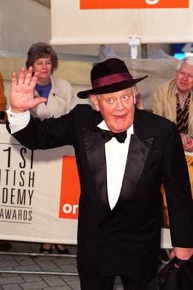 JOSS ACKLAND British Actor Arriving at the British Academy Film Awards. COMPULSORY CREDIT: UPPA Photoshot Photo UGL 016022 E-31 11.04.1999 JOSS ACKLAND British Actor Arriving at the British Academy Film Awards. COMPULSORY CREDIT: Starstock Photoshot Photo UGL 016022 E-31 11.04.1999, Credit:Photoshot Avalon United Kingdom  Copyright: xPhotoshotx xAvalonx 0502507926