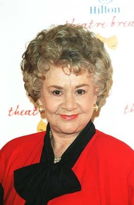 LADY OLIVIER (Dame Joan Plowright) British Actress Attending the 26th Laurence Olivier Awards in London COMPULSORY CREDIT: UPPA Photoshot Photo UGL 018982 E-30 15.02.2002 LADY OLIVIER (Dame Joan Plowright) British Actress Attending the 26th Laurence Olivier Awards in London COMPULSORY CREDIT: Starstock Photoshot Photo UGL 018982 E-30 15.02.2002, Credit:Photoshot Avalon United Kingdom  Copyright: xPhotoshotx xAvalonx 0502559779