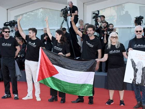 Venice, 80th Venice Film Festival 2023. Evening 4 - Red Carpet of the Film Maestro. Iran protest Venice, 80th Venice Film Festival 2023. Evening 4 - Red Carpet of the Film Maestro. Iran protest. The Jury demonstrates on the Red Carpet in favor of freedom Venice -  Copyright: xIPA ABACAx BRIPA20230902_955 IPA ABACAx BRIPA20230902_955
