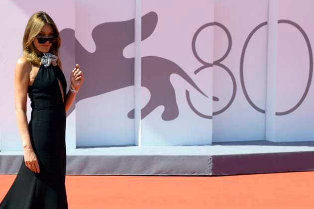 Carla Bruni at the premiere of the documentary La parte del Leone una storia della Mostra The Lion s Share a History of the Mostra and the awarding of the Golden Lion for Lifetime Achievement to Tony Leung Chiu wai at the Biennale di Venezia 2023 80 Venice International Film Festival at the Palazzo del Cinema Venice, 02 09 2023. Foto:xA.xM.xTinghinox xFuturexImagex leone_3923