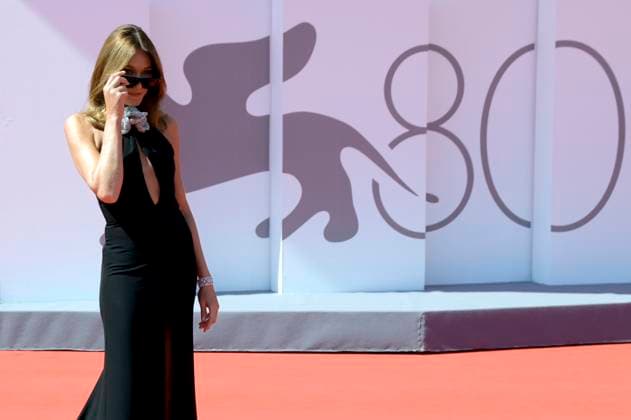 Carla Bruni at the premiere of the documentary La parte del Leone una storia della Mostra The Lion s Share a History of the Mostra and the awarding of the Golden Lion for Lifetime Achievement to Tony Leung Chiu wai at the Biennale di Venezia 2023 80 Venice International Film Festival at the Palazzo del Cinema Venice, 02 09 2023. Foto:xA.xM.xTinghinox xFuturexImagex leone_3924