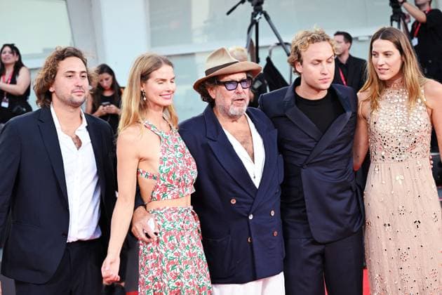 Venice, 80th Venice Film Festival 2023. Evening 4 - Kineo Award red carpet Venice, 80th Venice Film Festival 2023. Evening 4 - Kineo Award red carpet In the photo: Cy Schnabel, Julian Schnabel, Louise Kugelberg, Olmo Schnabel, Stella Schnabel Venice Italy  Copyright: xIPA ABACAx BRIPA20230902_2056 IPA ABACAx BRIPA20230902_2056