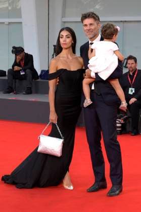 Fabio Fulco with wife Veronica Papa and daughter Agnes at the presentation of the Kineo Award 2023 at the Biennale di Venezia 2023 80 Venice International Film Festival at the Palazzo del Cinema Venice, 02 09 2023 Foto:xA.xM.xTinghinox xFuturexImagex kineo_3940