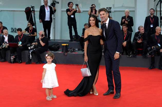 Fabio Fulco with wife Veronica Papa and daughter Agnes at the presentation of the Kineo Award 2023 at the Biennale di Venezia 2023 80 Venice International Film Festival at the Palazzo del Cinema Venice, 02 09 2023 Foto:xA.xM.xTinghinox xFuturexImagex kineo_3946