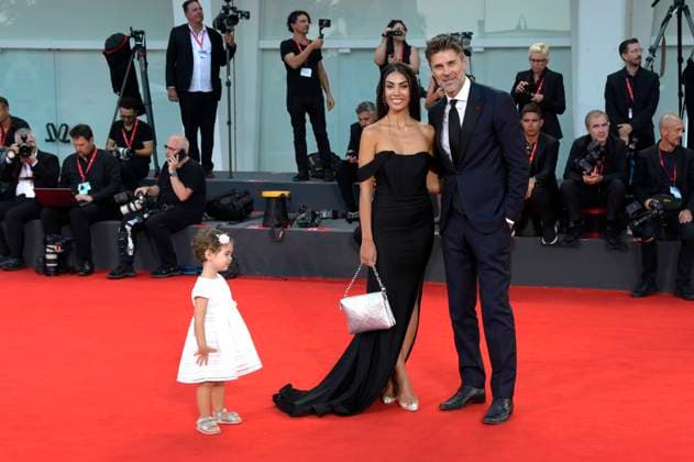 Fabio Fulco with wife Veronica Papa and daughter Agnes at the presentation of the Kineo Award 2023 at the Biennale di Venezia 2023 80 Venice International Film Festival at the Palazzo del Cinema Venice, 02 09 2023 Foto:xA.xM.xTinghinox xFuturexImagex kineo_3947