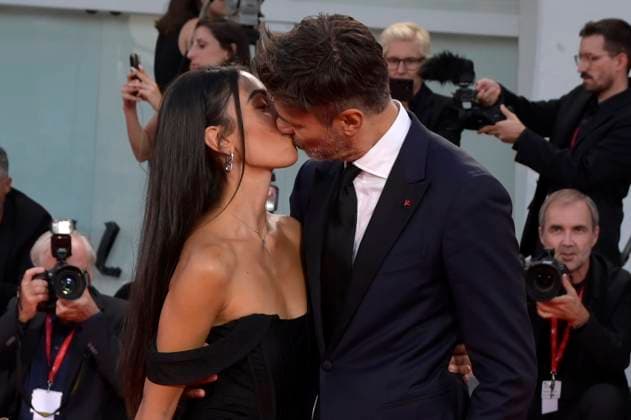 Fabio Fulco with wife Veronica Papa at the presentation of the Kineo Award 2023 at the Biennale di Venezia 2023 80 Venice International Film Festival at the Palazzo del Cinema Venice, 02 09 2023 Foto:xA.xM.xTinghinox xFuturexImagex kineo_3952