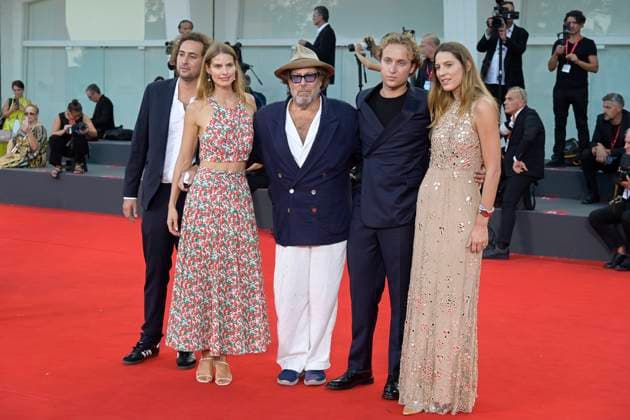 September 2, 2023, Venice Lido, Italy: From (l) to (r) Cy Schnabel, Julian Schnabel, Louise Kugelberg, Stella Schnabel and Olmo Schnabel attend the red carpet of Premio Kineo at 80 Venice Film Festival at Palazzo del cinema. Venice Lido Italy - ZUMAs197 20230902_aaa_s197_287 Copyright: xMarioxCartellix