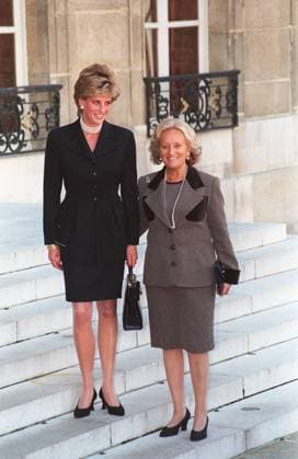 HRH PRINCESS OF WALES (HRH Princess Diana) With BERNADETTE CHIRAC Wife of French President Jacques Chirac. (At the Elysee Palace, France) COMPULSORY CREDIT: UPPA Photoshot Photo UD 010346 B 25.09.1995 HRH PRINCESS OF WALES (HRH Princess Diana) With BERNADETTE CHIRAC Wife of French President Jacques Chirac. (At the Elysee Palace, France) COMPULSORY CREDIT: UPPA Photoshot Photo UD 010346 B 25.09.1995, Credit:Photoshot Avalon United Kingdom  Copyright: xPhotoshotx xAvalonx 0502656008