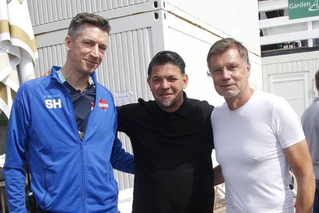 Steffen Hallaschka, Tim Maelzer and Thomas Helmer at the charity football match Kicken mit Herz for the benefit of the childrens cardiac ward of the University Hospital Eppendorf on 3 09 2023 in Hamburg Kicken mit Herz charity football event in Hamburg