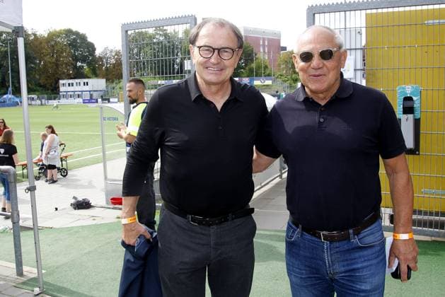 Ewald Lienen and Felix Magath at the charity football match Kicken mit Herz for the benefit of the childrens heart ward of the University Hospital Eppendorf on 3 09 2023 in Hamburg Kicken mit Herz charity football event in Hamburg