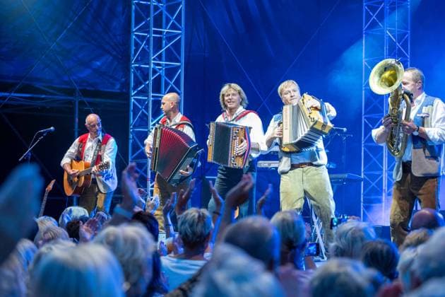 Bilder des Jahres 2023, Entertainment 09 September Entertainment Themen der Woche KW35 Entertainment Bilder des Tages 03.09.2023, Kufstein, AUT, Unterwegs in Tirol, Abschiedskonzert Tiroler Echo und Hansi Hinterseer, Servus Mander - letztes Konzert mit Hansi Hinterseer auf der Festung, Konzert, im Bild Hansi Hinterseer, Konzert, Kufstein, *** 03 09 2023, Kufstein, AUT, On the road in Tyrol, farewell concert Tiroler Echo and Hansi Hinterseer, Servus Mander last concert with Hansi Hinterseer at the fortress, concert, in the picture Hansi Hinterseer, concert, Kufstein,