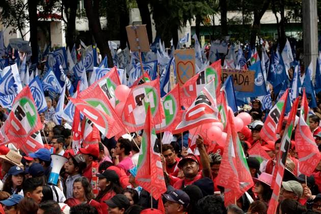 Xochitl Galvez Hailed As Opposition Candidate For 2024 Election - Mexico Supporters of Mexican Senator and presidential pre-candidate for the Frente Amplio por Mexico party, Xochitl Galvez, take part in a rally at the Angel de la Independencia in Mexico City on September 3, 2023. Galvez, a 60-year-old computer engineer and self-made businesswoman, secured the support of the opposition bloc after an internal contest decided by public opinion polling. Photo by LUis Barron Eyepix Group ABACAPRESS.COM Mexico City Mexico City Mexico  Copyright: xBarronxLuis Eyepix ABACAx 866182_011 BarronxLuis Eyepix ABACAx 866182_011