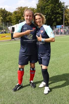 Bjarne Mädel and Anjorka Strechel at the charity soccer match Kicken mit Herz 2023 in aid of the UKE Heart Center at the Stadiun Hoheluft Hamburg, 03 09 2023 Foto:xgbrcix xFuturexImagex kicken_3915