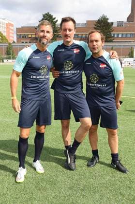 Micky Beisenherz, Mark Tavassol and Axel Bosse at the charity soccer match Kicken mit Herz 2023 in aid of the UKE Heart Center at the Stadiun Hoheluft Hamburg, 03 09 2023 Foto:xgbrcix xFuturexImagex kicken_3923