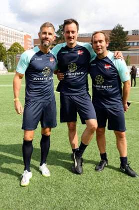 Micky Beisenherz, Mark Tavassol and Axel Bosse at the charity soccer match Kicken mit Herz 2023 in aid of the UKE Heart Center at the Stadiun Hoheluft Hamburg, 03 09 2023 Foto:xgbrcix xFuturexImagex kicken_3924