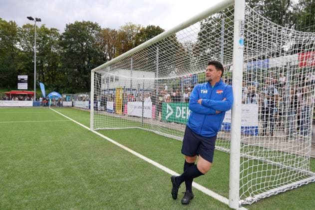 Tim Mälzer at the charity soccer match Kicken mit Herz 2023 in favor of the heart center of the UKE in the Stadiun Hoheluft Hamburg, 03 09 2023 Foto:xgbrcix xFuturexImagex kicken_3946