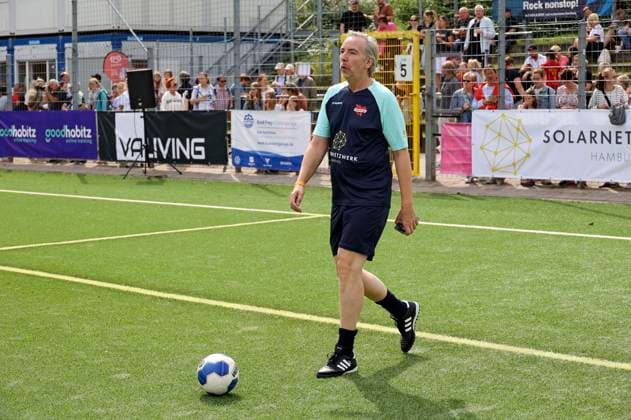 Olli Schulz at the charity soccer match Kicken mit Herz 2023 in favor of the heart center of the UKE at the Stadiun Hoheluft Hamburg, 03 09 2023 Foto:xgbrcix xFuturexImagex kicken_3953