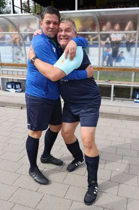 Tim Mälzer and Elton at the charity soccer match Kicken mit Herz 2023 in favor of the heart center of the UKE at the Stadiun Hoheluft Hamburg, 03 09 2023 Foto:xgbrcix xFuturexImagex kicken_3979