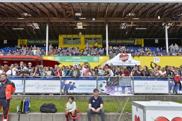Guests at the charity soccer match Kicken mit Herz for the benefit of the childrens heart ward of the University Hospital Eppendorf in Hamburg on 03 09 2023