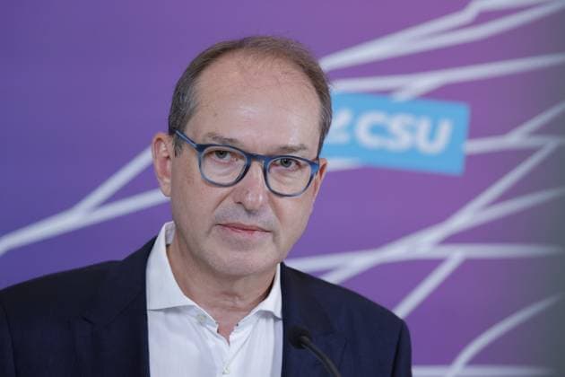 First Deputy Chairman and Chairman of the CSU in the Bundestag, Alexander Dobrindt, Germany, Berlin, Reichstag, CDU CSU parliamentary group Press statement by the Chairman of the CDU CSU parliamentary group in the Bundestag, Friedrich Merz, and the First Deputy Chairman and Chairman of the CSU in the Bundestag, Alexander Dobrindt