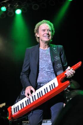 GARY WRIGHT (April 26, 1943 - September 4, 2023) was an American musician and composer best known for his 1976 hit songs Dream Weaver and Love Is Alive , and for his role in helping establish the synthesizer as a leading instrument in rock and pop music. Before he hit it big, Wright was member of the British blues rock band Spooky Tooth and he played keyboards on former Beatle George Harrison s triple album All Things Must Pass (1970). As child actor, Wright performed on Broadway in the hit musical Fanny . FILE PHOTO SHOT ON: August 5, 2011, Los Angeles, California, USA: Musician, GARY WRIGHT, performing live at HippieFest 2011, at the Greek Theatre. Los Angeles USA - ZUMAmt3_ 20110805_mda_mt3_013 Copyright: xScottxMitchellx