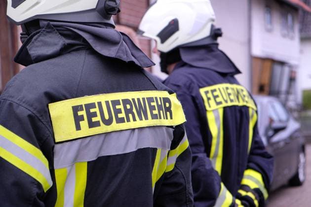 Feuerwehr und Notarzt, Symbolfotos Feuerwehr in verschiedenen Bildern und Aktionen in Deutschland Feuerwehr in Deutschland *** Fire department in different pictures and actions in Germany Fire brigade in Germany