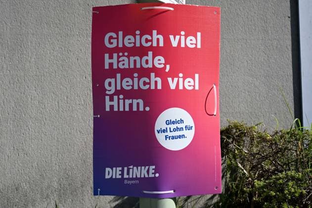 Wahlplakate - Landtagswahl in Bayern 2023 am 05.09.2023 in Augsburg Wahlplakat der Partei Die Linke Die Wahl zum 19. Landtag in Bayern soll am 8. Oktober 2023 stattfinden Bayern Deutschland *** Election posters state election in Bavaria 2023 on 05 09 2023 in Augsburg election poster of the party Die Linke The election to the 19 state parliament in Bavaria shall take place on 8 October 2023 Bavaria Germany