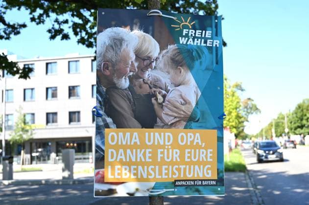 Wahlplakate - Landtagswahl in Bayern 2023 am 05.09.2023 in Augsburg Wahlplakat der Partei Freie Wähler Die Wahl zum 19. Landtag in Bayern soll am 8. Oktober 2023 stattfinden Bayern Deutschland *** Election posters state election in Bavaria 2023 on 05 09 2023 in Augsburg election poster of the party Freie Wähler The election to the 19 state parliament in Bavaria shall take place on 8 October 2023 Bavaria Germany