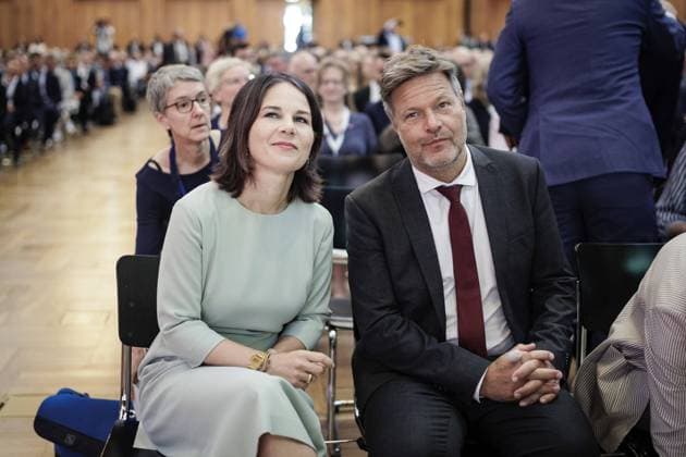 Bilder des Jahres 2023, News 09 September News Themen der Woche KW36 News Bilder des Tages (L-R) Annalena Baerbock, Bundesaussenministerin, und Robert Habeck, Bundesminister fuer Wirtschaft und Klimaschutz und Vizekanzler, aufgenommen im Rahmen der Konferenz der Leiterinnen und Leiter der deutschen Auslandsvertretungen. Berlin, 05.09.2023. Berlin Deutschland *** L R Annalena Baerbock, Federal Minister of Foreign Affairs, and Robert Habeck, Federal Minister of Economics and Climate Protection and Vice Chancellor, recorded at the Conference of Heads of German Missions Abroad Berlin, 05 09 2023 Berlin Germany Copyright: xJaninexSchmitz photothek.dex