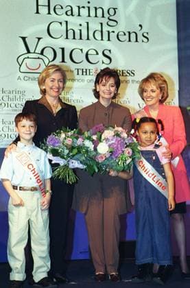 Left to Right: HILLARY CLINTON American Lawyer Wife of President Bill Clinton: CHERIE BLAIR QC, Wife of Rt Hon Tony Blair MP, Prime Minister of Britain: ESTHER RANTZEN British TV Presenter and Producer Founder of Childline Attending Childline Left to Right: HILLARY CLINTON American Lawyer Wife of President Bill Clinton: CHERIE BLAIR QC, Wife of Rt Hon Tony Blair MP, Prime Minister of Britain: ESTHER RANTZEN British TV Presenter and Producer Founder of Childline Attending Childline s Hearing Children s Voices conference COMPULSORY CREDIT: UPPA Photoshot Photo UDW 016136 M-14 13.05.1999, Credit: uppa.co.uk Avalon United Kingdom  Copyright: x xuppa.co.ukx xAvalonx 0503546204