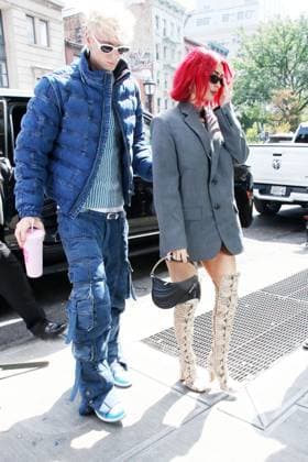 Couple Megan Fox (in new red bob hairstyle) and Machine Gun Kelly spotted out in Tribeca, New York. Featuring: Megan Fox and Machine Gun Kelly Where: New York, United States When: 05 Sep 2023 Credit: Roger Wong INSTARimages Copyright: xRogerxWongx 53018624 EDITORIAL USE ONLY. NOT FOR USE BY NEWSPAPERS BASED IN THE UK.