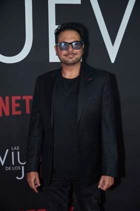 September 5, 2023, Mexico City, Mexico: Marco Polo Constandse poses for photos during the red carpet of the Premier for Ã¢â‚¬ËœThe Widows of ThursdaysÃ¢â‚¬â ¢ (Las Viudas de los Jueves) Netflix original series . on September 5, 2023 in Mexico City, Mexico. Mexico City Mexico - ZUMAe321 20230905_zia_e321_100 Copyright: xJaimexNogalesx
