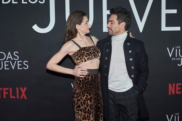 September 5, 2023, Mexico City, Mexico: Irene Azuela and Omar Chaparro pose for photos during the red carpet of the Premier for Ã¢â‚¬ËœThe Widows of ThursdaysÃ¢â‚¬â ¢ (Las Viudas de los Jueves) Netflix original series . on September 5, 2023 in Mexico City, Mexico. Mexico City Mexico - ZUMAe321 20230905_zia_e321_134 Copyright: xJaimexNogalesx