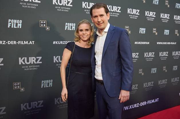 Bilder des Jahres 2023, Entertainment 09 September Entertainment Themen der Woche KW36 Entertainment Bilder des Tages - Wien 06.09.2023 - Heute am Abend feierte im Artis Kino, in der Wiener Innenstadt, der erste von zwei Kinofilmen über den ehemaligen österreichischen Bundeskanzler Sebastian Kurz (ÖVP) seine Premiere. Kurz der Film erntete chon im Vorfeld viel Kritik. PHOTO: Ex Budeskanzler Sebastian Kurz und Ehefrau Susanne Thier kurz vor Beginn des Films in Saal 1. Vienna (AUSTRIA) - Tonight, the first of two films about former Austrian Chancellor Sebastian Kurz (ÖVP) celebrated its premiere at the Artis Kino in Vienna s city centre. Kurz der Film received a lot of criticism in the run-up. Premiere von Kurz der Film *** Vienna 06 09 2023 Tonight the first of two films about former Austrian Chancellor Sebastian Kurz ÖVP celebrated its premiere at 